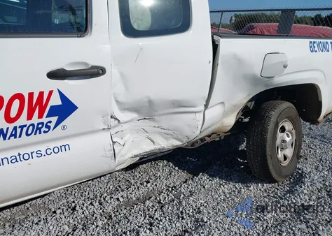 2017 Toyota Tacoma Sr из США, поврежденный, VIN 5TFRX5GN0HX100202